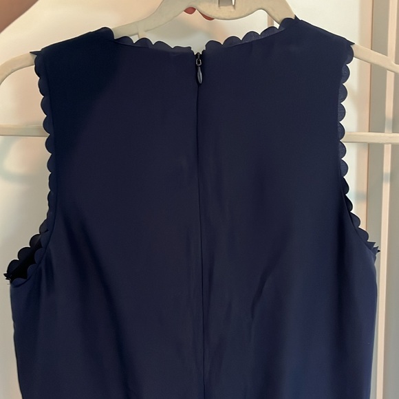 Chelsea28 navy scalloped romper. Size XS - Picture 4 of 5